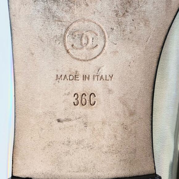 Chanel CC Logo Iridescent Patent Cap Toe Ballerina
Flats 36 - Picture 8 of 10